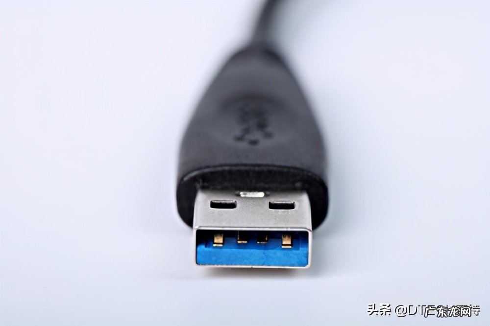 电脑各种物理接口合集 麦克风的接口是什么颜色