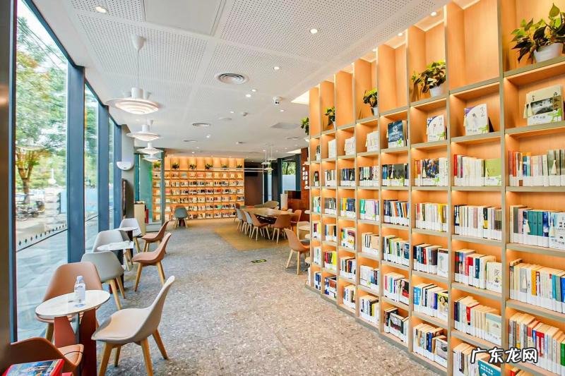 奈雪的茶京城首家书屋今日正式营业