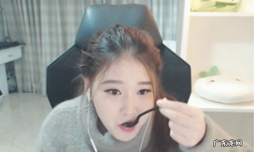 酥酥照片对比分析 斗鱼嘉年华酥酥现原形