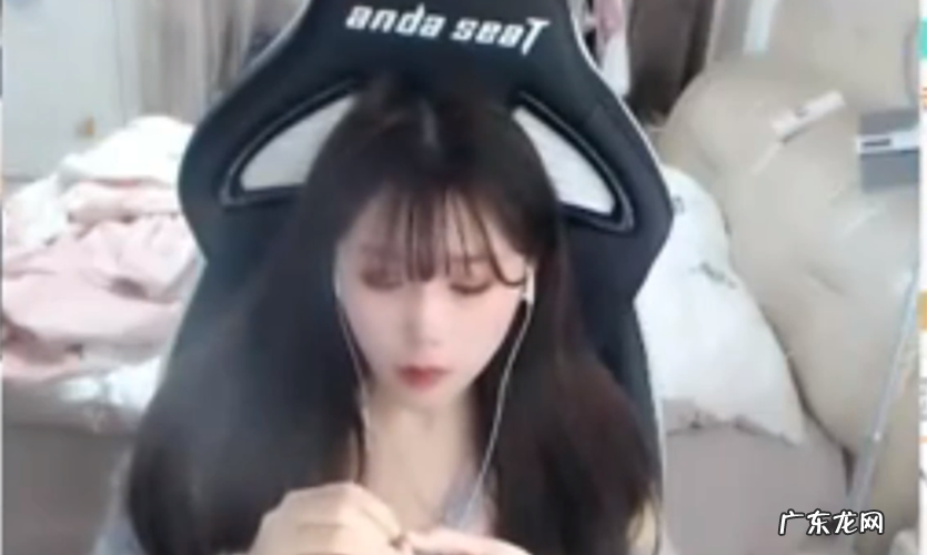 酥酥照片对比分析 斗鱼嘉年华酥酥现原形