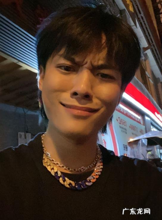 疯狂小杨哥哪里的人?小杨哥每年挣多少钱?