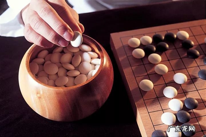 围棋世界冠军和机器人对战 围棋人机大战人类赢过吗