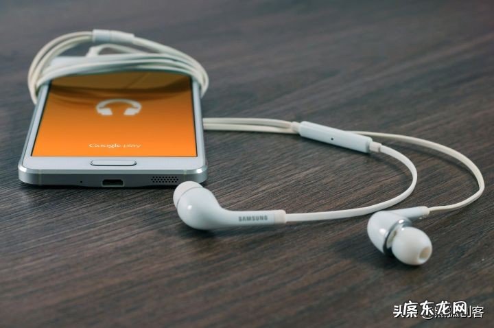 影视剪辑如何给视频解说配音 视频解说的配音是怎么做的