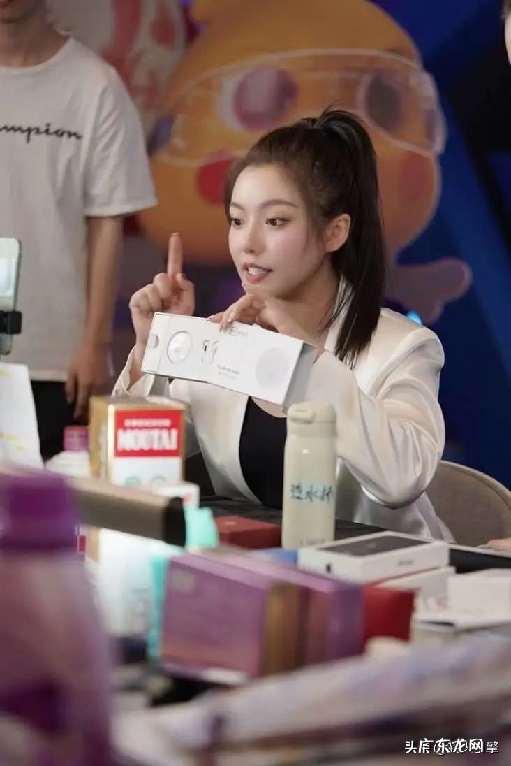 快手主播辛选蛋蛋2周年直播单场带货12亿元