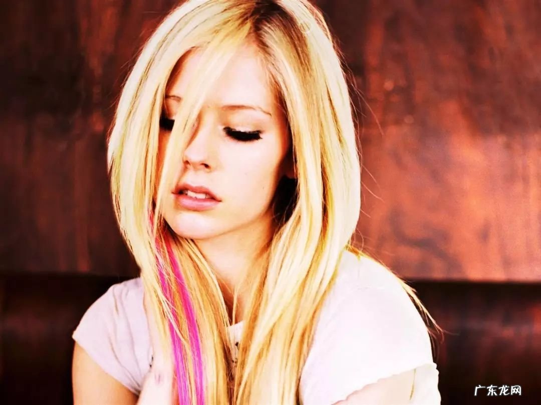 艾薇儿的发展历程 艾薇儿的歌有哪些