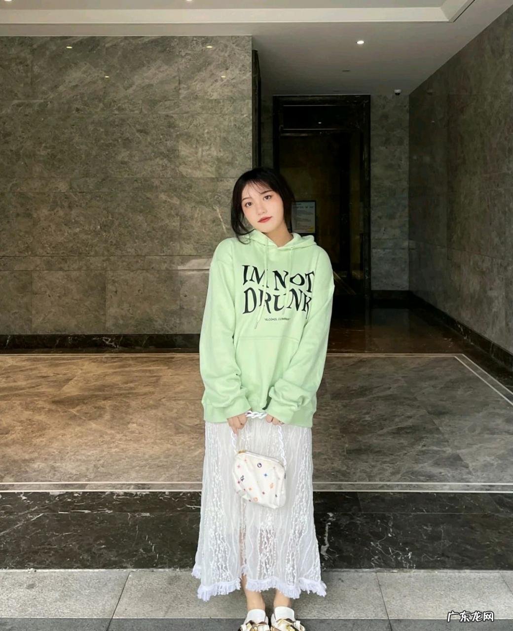 微胖女孩的专属穿搭指南 胖女孩怎样搭配衣服好看