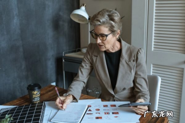 拼多多推广中心怎么用 拼多多主图一定要10张吗？主图制作要求有哪些？快乐拼三张