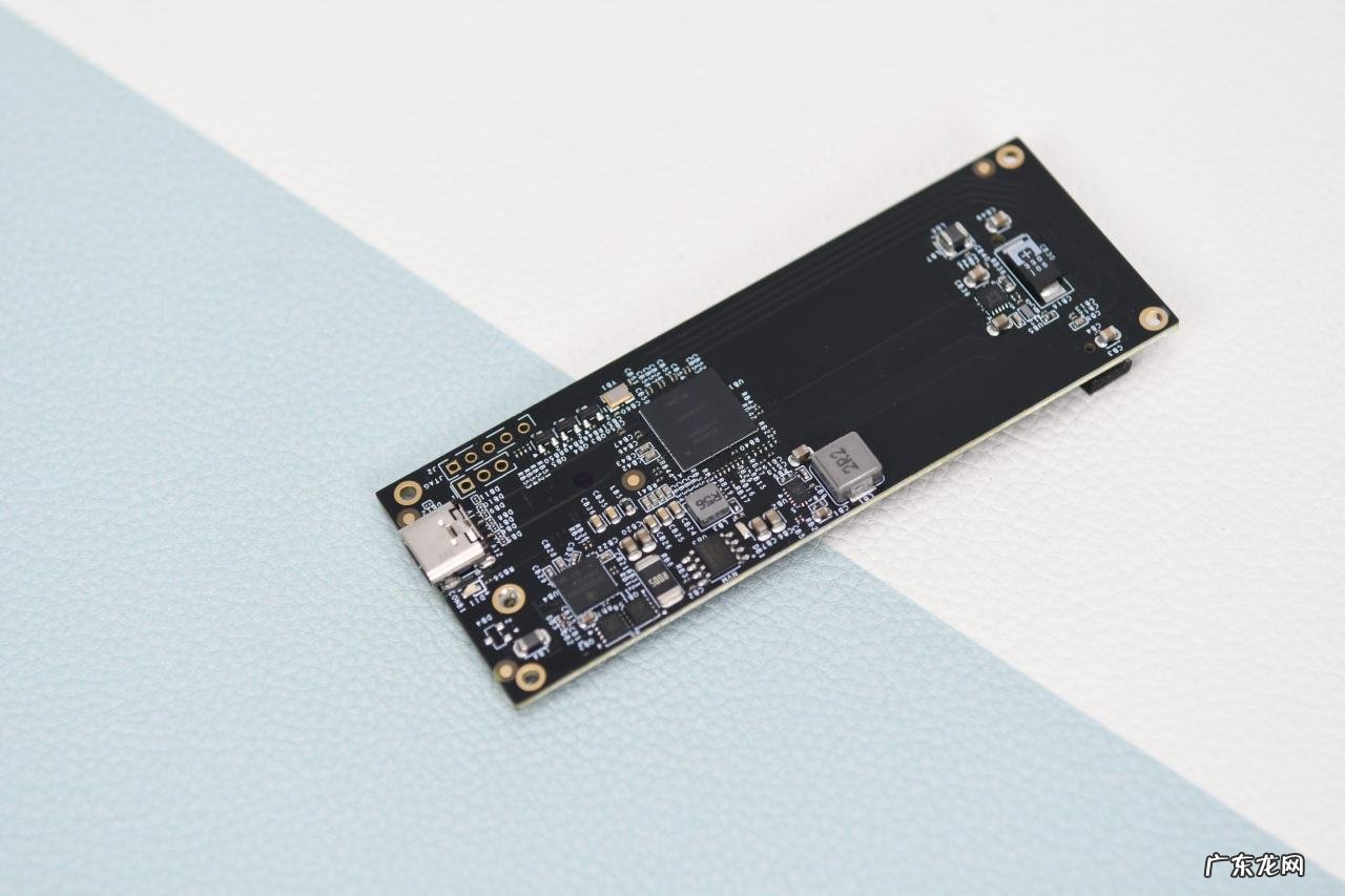 雷电接口和type c 一样吗？二者的区别在哪？