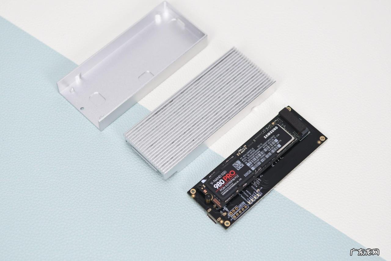 雷电接口和type c 一样吗？二者的区别在哪？