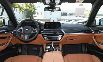 宝马3系和5系买哪个好?有什么区别?