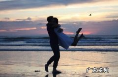 我想牵着你的手两个人去宇宙 我想牵着你的手