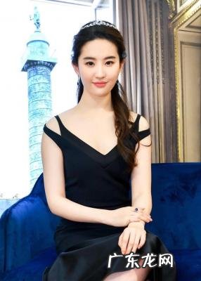 赵丽颖二郎腿坐姿 赵丽颖坐姿走红