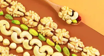 百草味和良品铺子对比 百草味和良品铺子哪个好