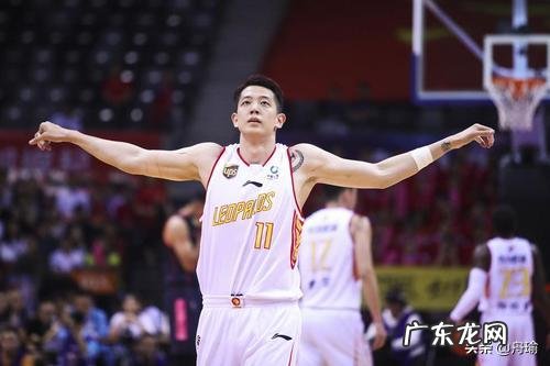 广深大战打了3小时,全场109次犯规,4人犯满下场,怎么看