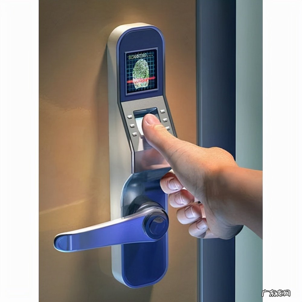 揭秘指纹被“贴膜破解”之谜 智能锁指纹贴能打开指纹锁嘛
