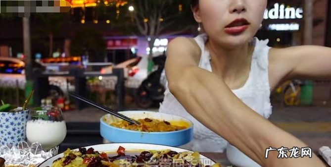 小贝饿了个人资料真实姓名 小贝饿了一年赚多少钱