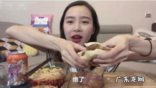 小贝饿了个人资料真实姓名 小贝饿了一年赚多少钱