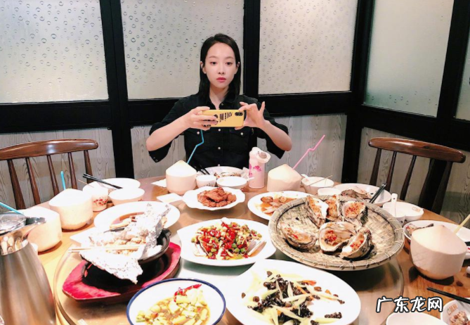 小贝饿了个人资料真实姓名 小贝饿了一年赚多少钱