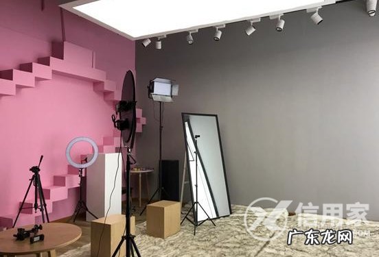 直播间怎么装饰 小型直播间装修