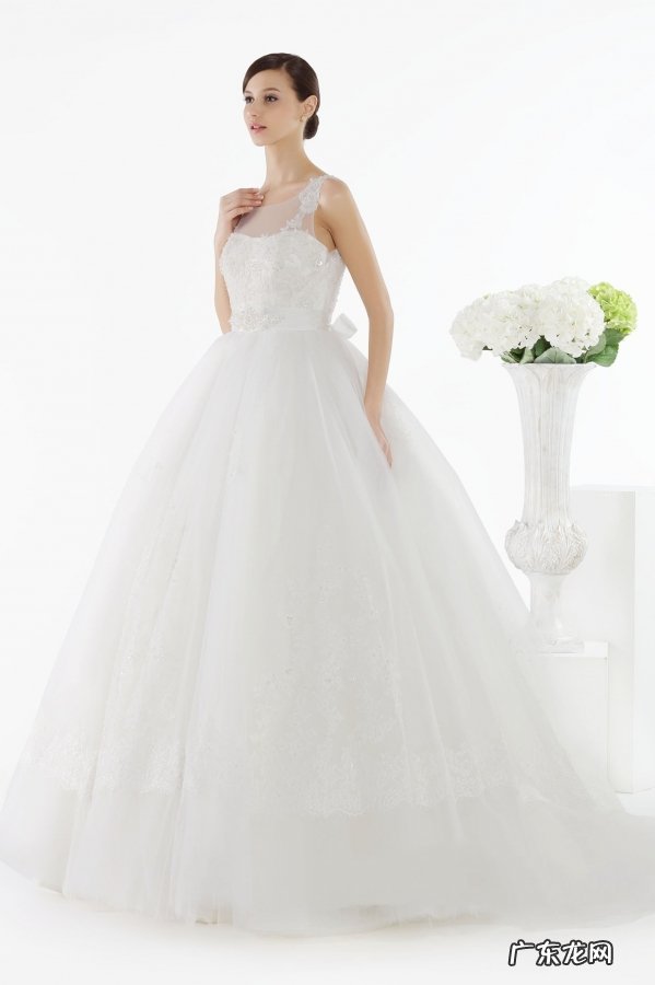 适合小个子的三种婚纱款式 个子矮穿什么婚纱好看