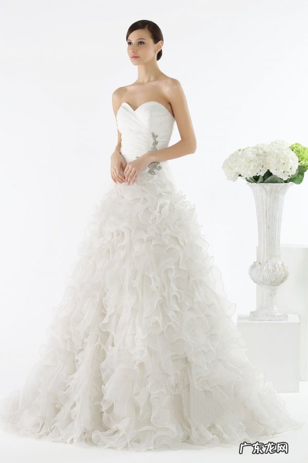 适合小个子的三种婚纱款式 个子矮穿什么婚纱好看