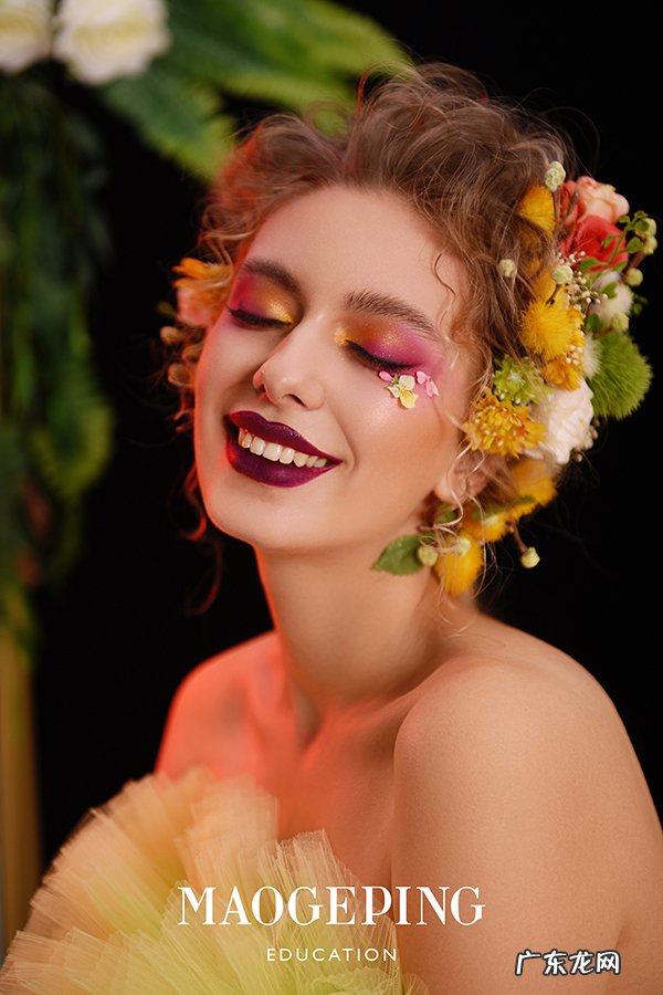 正规化妆学校学费一览表 如何成为一名化妆师