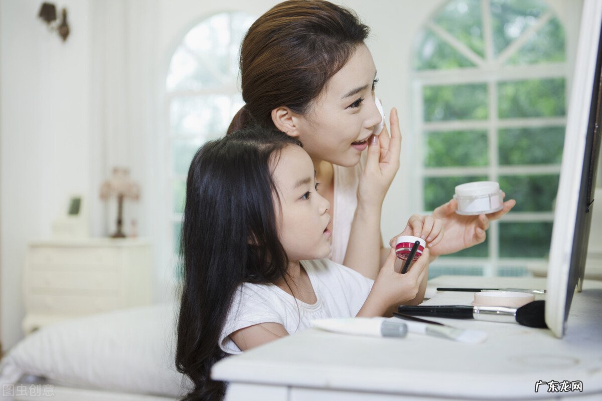 先用隔离还是用防晒霜 隔离霜与防晒霜的区别是什么