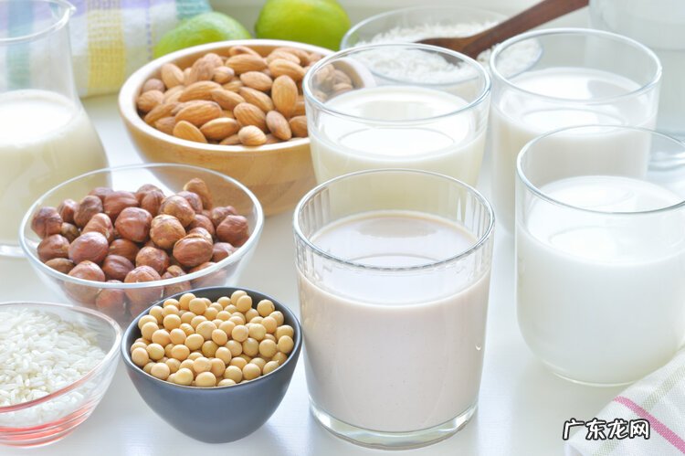 喝牛奶记住4个最佳时间 喝纯牛奶的好处和坏处有哪些