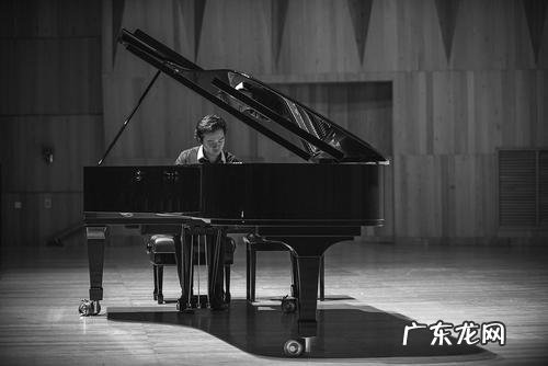 音乐收费的标准 歌曲收费的钱给谁的