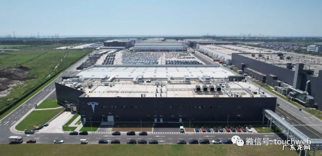 特斯拉市值突破1万亿美元，马斯克稳居全球富豪榜首位