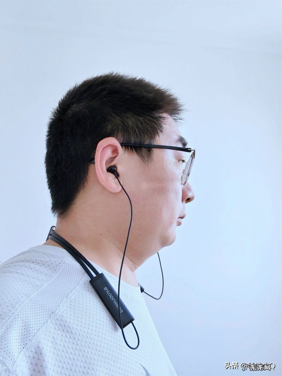 新人直播必入耳机推荐 手机直播买什么耳机好