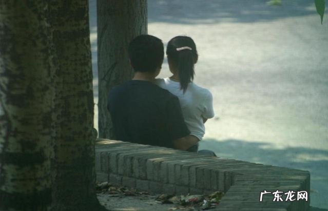 树立正确恋爱观的重要性 当代大学生应该怎样树立正确的爱情观