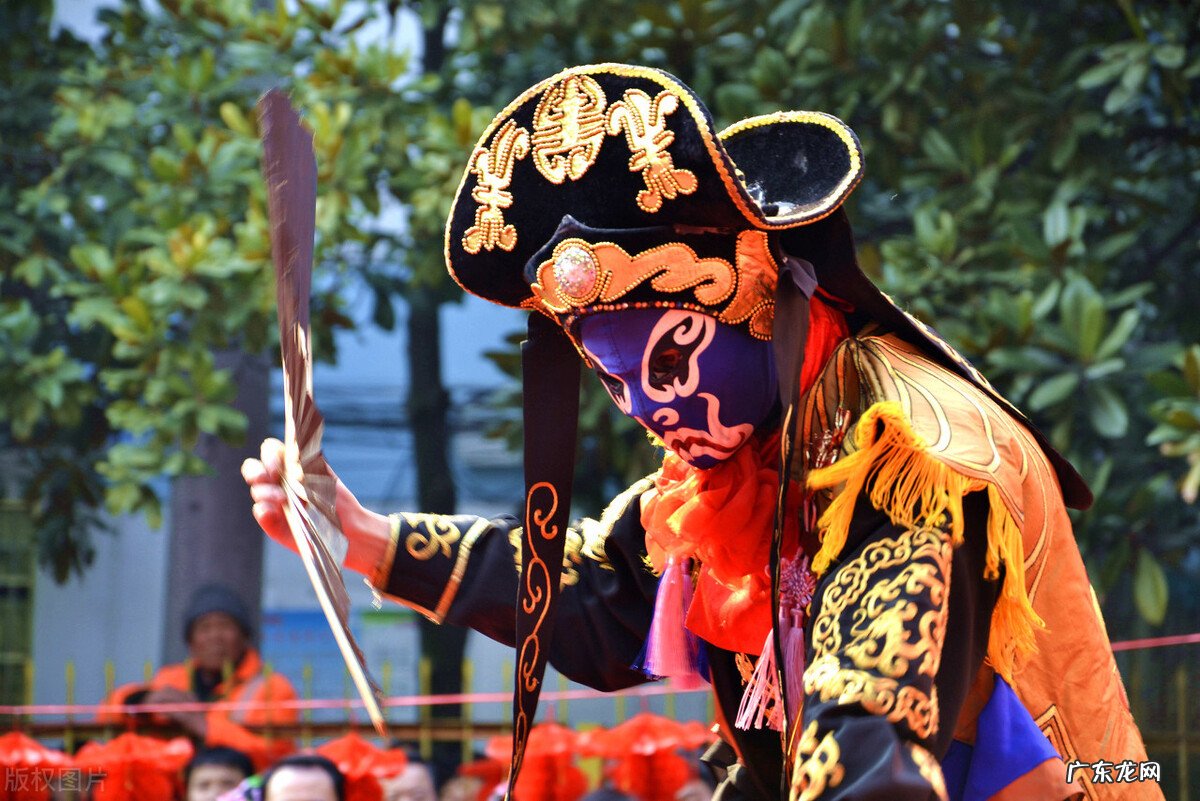 川剧变脸是怎么变的？川剧变脸的原理是什么？