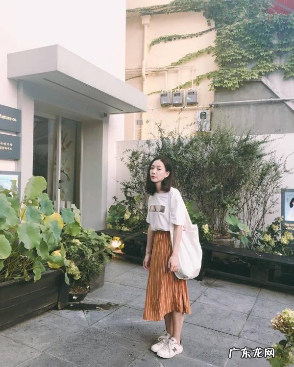 今年很火的小雏菊穿搭，适合身材有点微胖的女生吗？