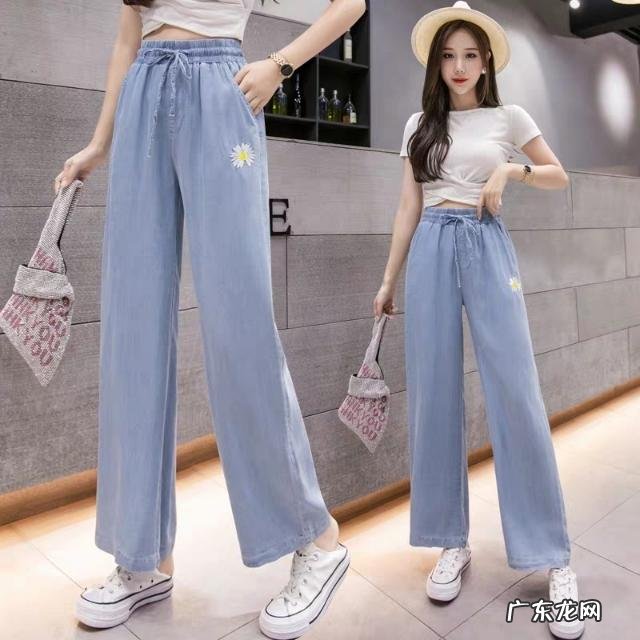 今年很火的小雏菊穿搭，适合身材有点微胖的女生吗？