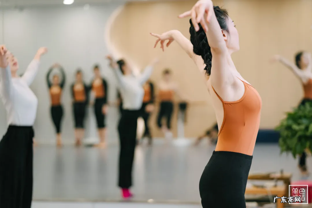零基础学习舞蹈5个建议 新手学跳舞怎么练
