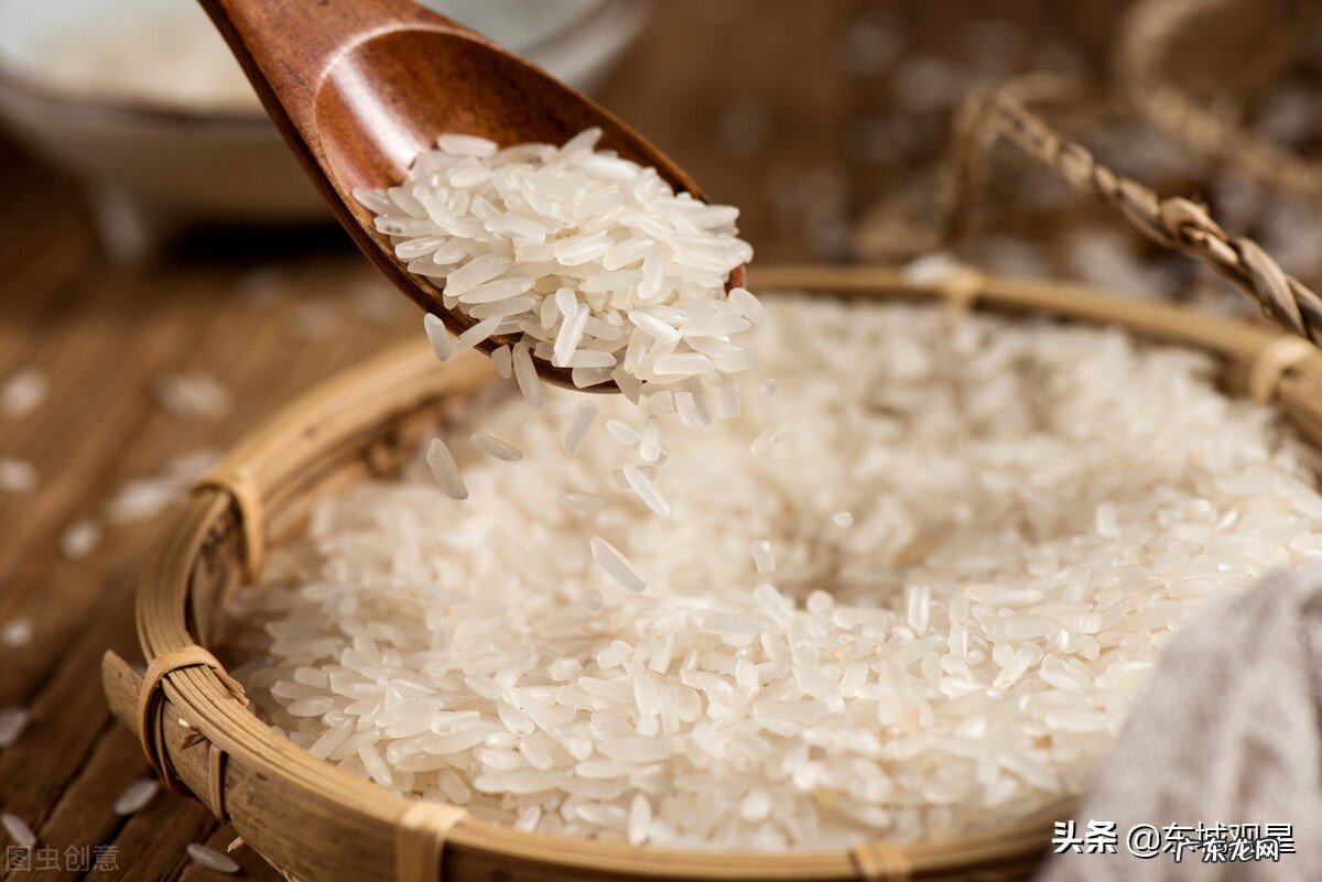 穿丝袜有时候会脚臭怎么办 为什么有的袜子穿着臭脚