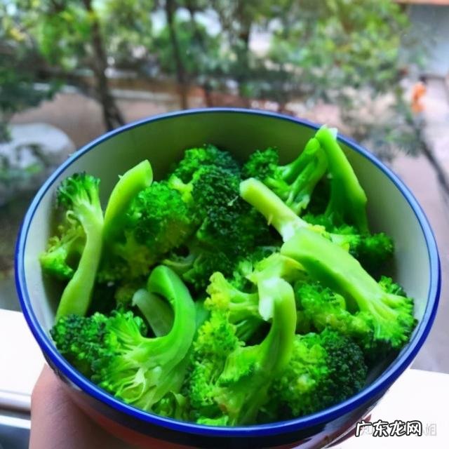 杨幂饿出来的马甲线，张钧甯为新戏瘦了十几斤，减肥又有新花样