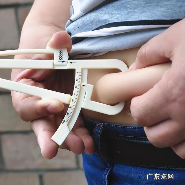 杨幂饿出来的马甲线，张钧甯为新戏瘦了十几斤，减肥又有新花样