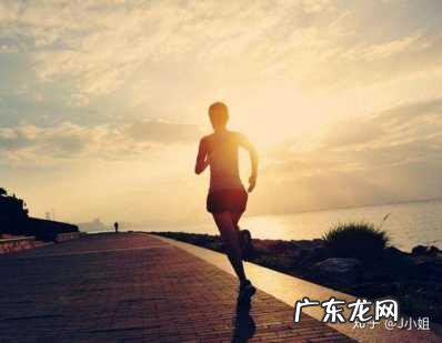 杨幂饿出来的马甲线，张钧甯为新戏瘦了十几斤，减肥又有新花样