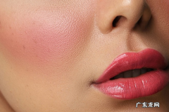 唇膏,唇彩,口红区别是什么？这四种又该如何使用？