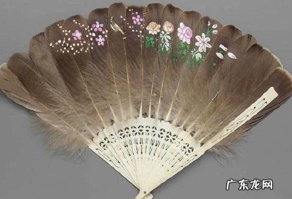 最早的扇子是用什么做的？