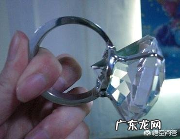 前男友给我送来了结婚请柬,我该怎么办