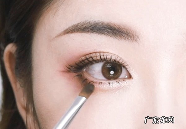 怎样画新娘妆?新娘妆自己怎么画?