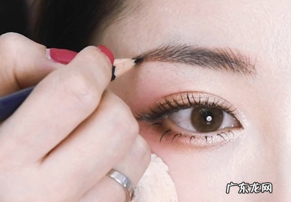 怎样画新娘妆?新娘妆自己怎么画?