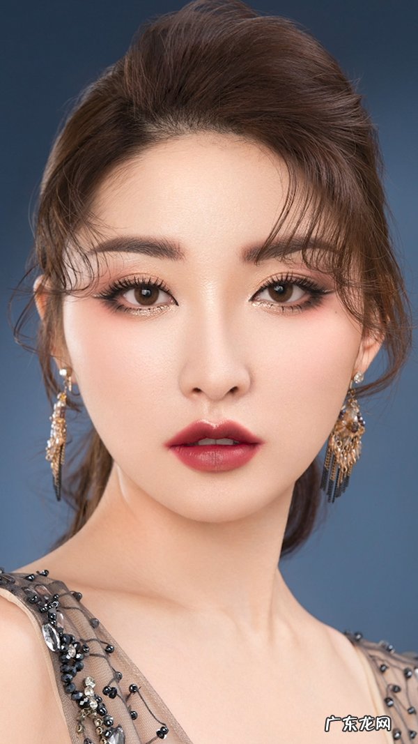 怎样画新娘妆?新娘妆自己怎么画?