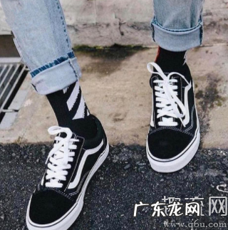 vans是哪国的牌子?范斯是什么档次的牌子?