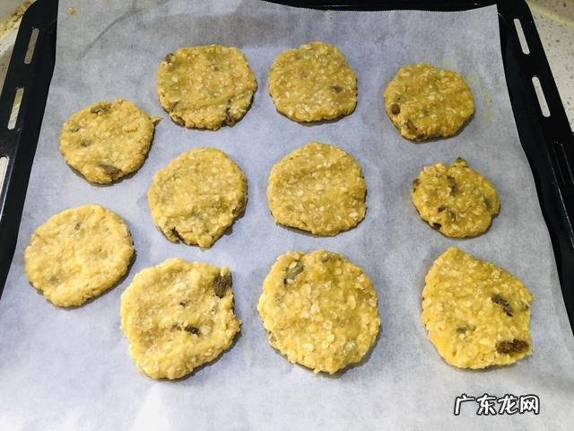 1个红薯,2把燕麦,1个鸡蛋加点奶,教你做无糖无油的瘦身饼干