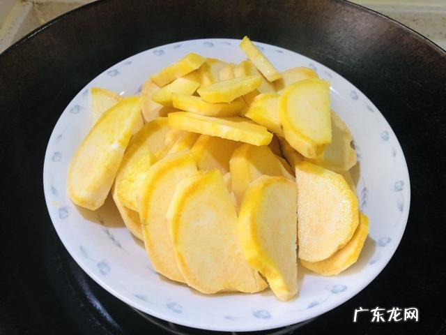 1个红薯,2把燕麦,1个鸡蛋加点奶,教你做无糖无油的瘦身饼干