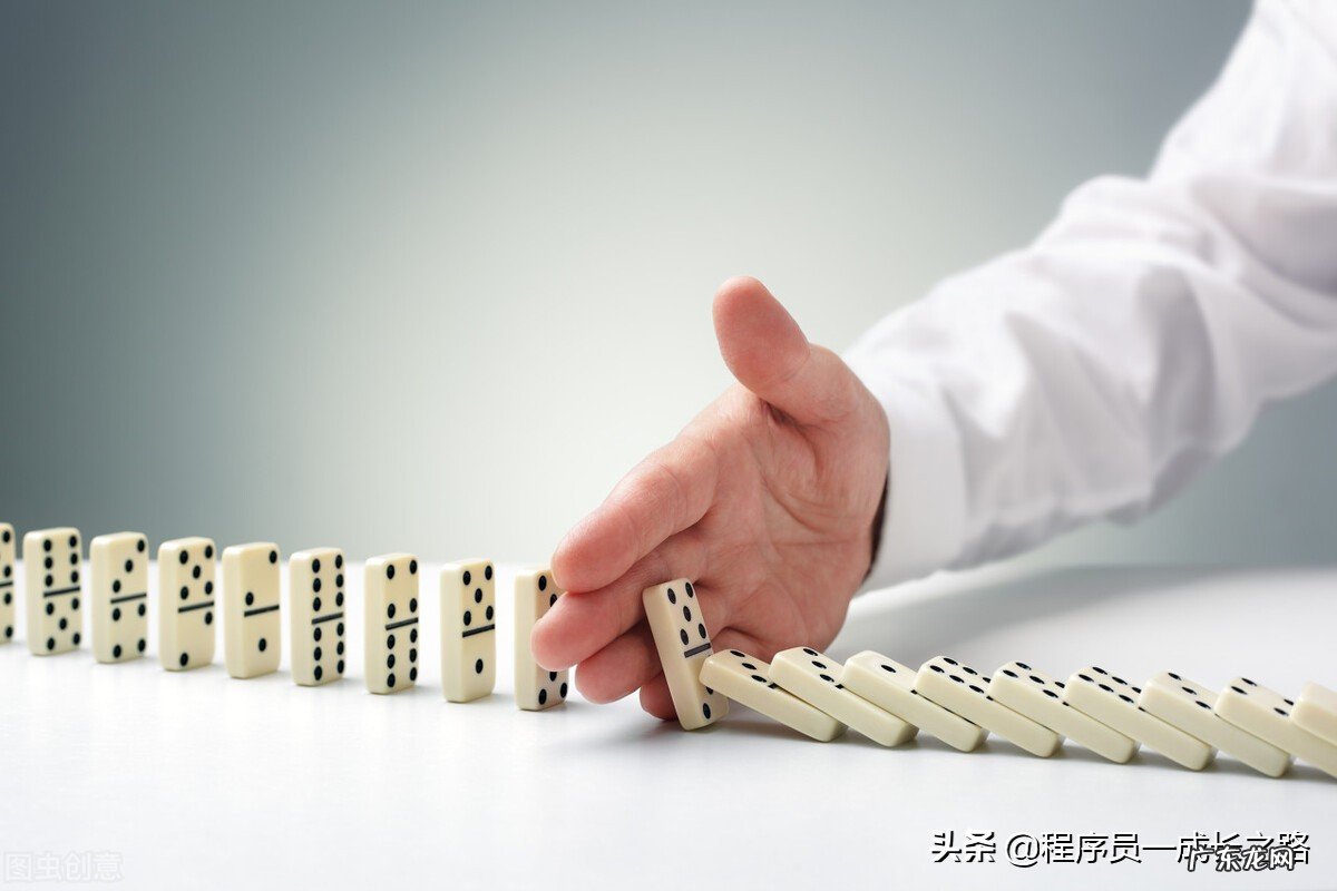 多米诺骨牌的起源与原理 什么叫多米诺骨牌效应